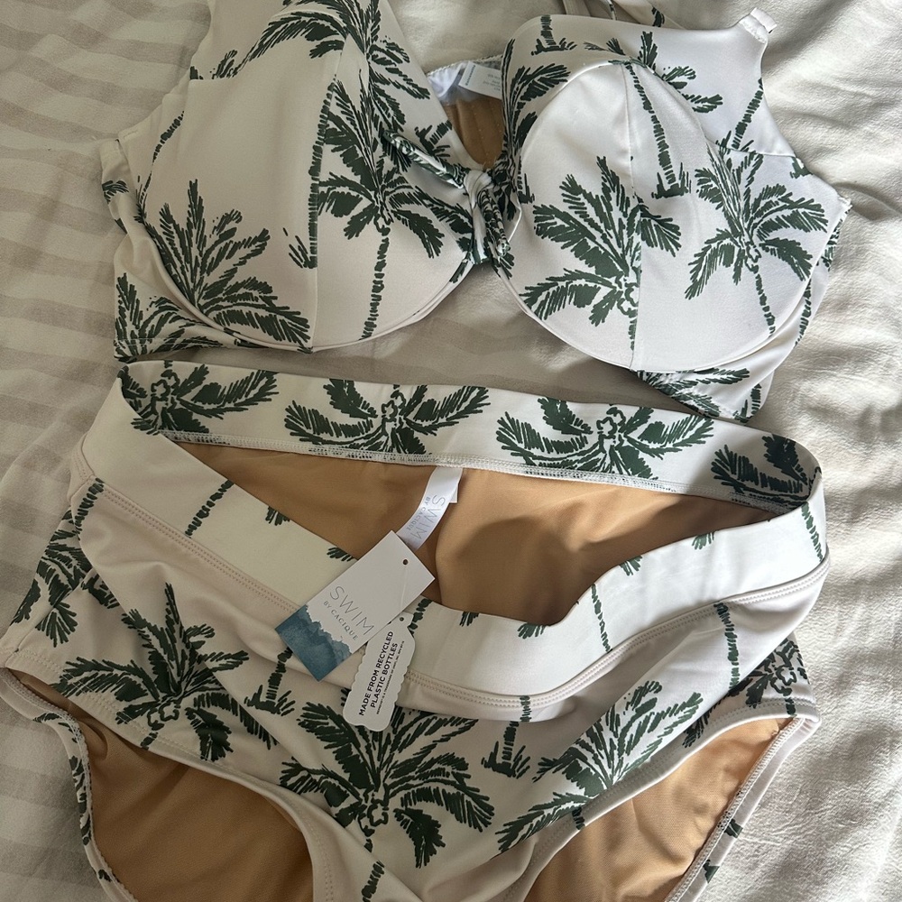 New with tags bikini, size 18 bottoms 44DDD top